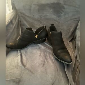 Low cut Frye booties